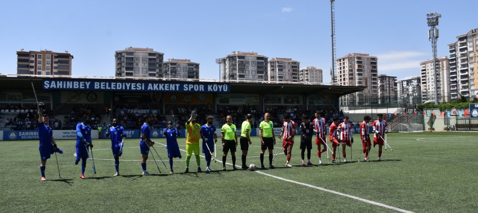 ADIM ADIM ŞAMPİYONLUĞA 2-1