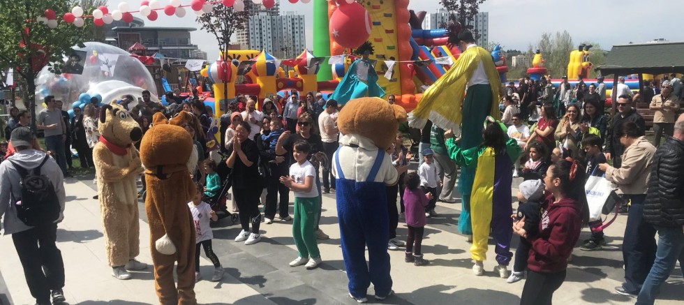 -ÇANKAYA'DA MİNİKLER ÇOCUK ŞENLİĞİ'NDE DOYASIYA EĞLENDİ
