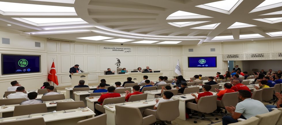 - BAŞKAN ŞAHİN, GAZİANTEP BELEDİYE SPOR KULÜBÜ’NÜN BAŞARILI SPORCULARIYLA BİR ARAYA GELDİ