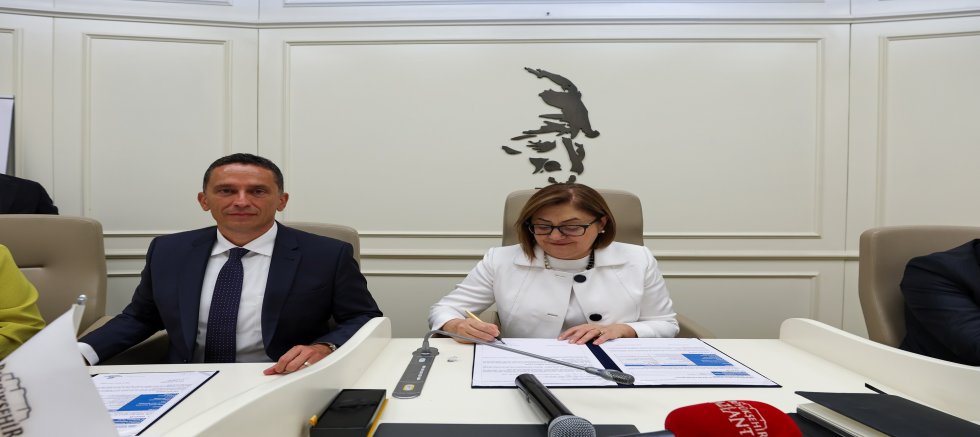- GAZİANTEP BÜYÜKŞEHİR VE ANADOLU HAYAT EMEKLİLİK’TEN TÜRKİYE’YE MODEL İŞ BİRLİĞİ!     - PERSONELE HAYAT SİGORTASI GÜVENCESİ