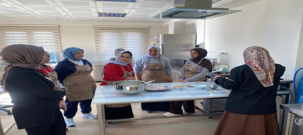 GAZİANTEP MUTFAĞI GELECEĞE EĞİTİMLE TAŞINIYOR