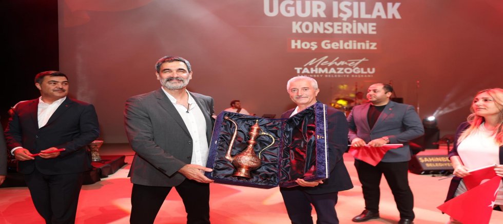 ŞAHİNBEY’DE ZAFERİN COŞKUSU ŞARKILARLA TAÇLANDI