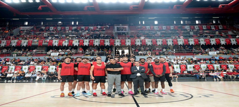 ŞEHİTKAMİL’DE ÇİFTE GURUR  ZAFER İÇİN YÜRÜDÜLER, KUPAYI ALDILAR  YILMAZ: “GAZİANTEP BASKETBOL’UN YERİ SÜPER LİG”   