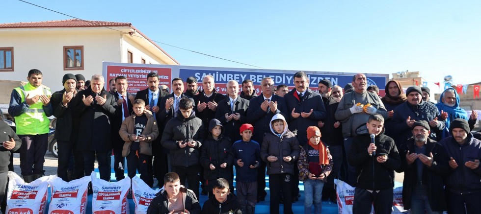 ŞAHİNBEY BELEDİYESİ’NİN YEM DESTEĞİ DEVAM EDİYOR   