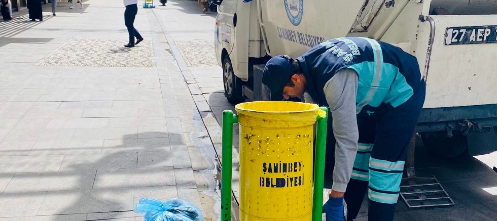 ŞAHİNBEY BELEDİYESİ TEMİZLİK EKİPLERİ 7/24 GÖREV BAŞINDA