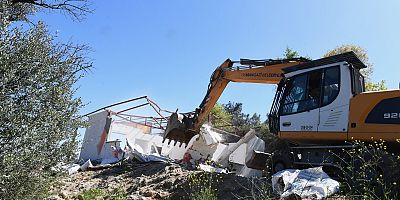 25 kaak yap? y?k?ld? 