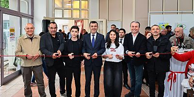 5. Uluslararas? Karikatr Yar??mas? Sergisi ve dl Treni yap?ld?