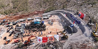 BAKAN URALOĞLU’NUN KATILIMIYLA DÜLÜK-OSB TÜNELİ TEMEL ATMA TÖRENİ DÜZENLENDİ