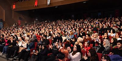 Başkan Akın Balıkesirlilere konser coşkusu yaşattı