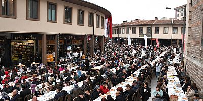 Başkan Akın’dan Balıkesir’in kalbinde dev iftar