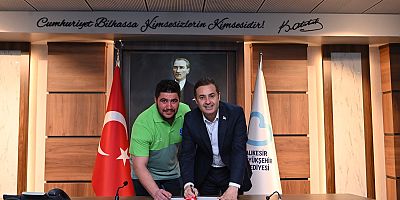 Başkan Akın, şampiyon güreşçileri Balıkesir’in renklerine bağladı