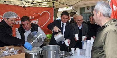 Başkan Aydın’dan vatandaşlara çorba ikramı