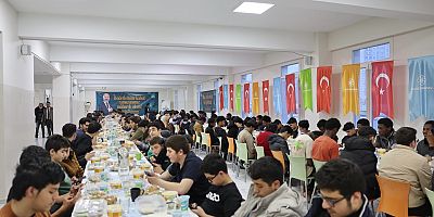 BAŞKAN ÇOLAKBAYRAKDAR, 52 FARKLI ÜLKEDEN ÖĞRENCİLERLE İFTAR SOFRASINDA BULUŞTU