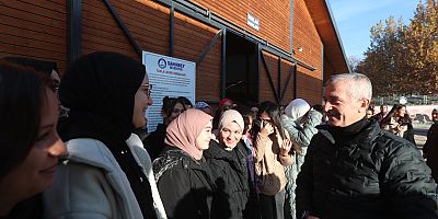 BAŞKAN MEHMET TAHMAZOĞLU, ŞAHİNBEY GELENEKSEL SPOR MERKEZİ’NDE GENÇLERLE BULUŞTU