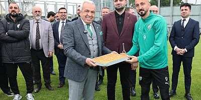 BA?KAN ?AD? ZDEM?RDEN BURSASPORA DESTEK: HER ZAMAN YANINIZDAYIZ