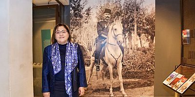 BAŞKAN ŞAHİN ÇOCUKLARLA MEDİNE KAHRAMANI FAHREDDİN PAŞA’YI ANLATAN SERGİYİ GEZDİ