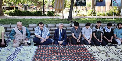 BAŞKAN TAHMAZOĞLU İSRAİL’İ PROTESTO EDEN ÜNİVERSİTE ÖĞRENCİLERİNE DESTEK VERDİ