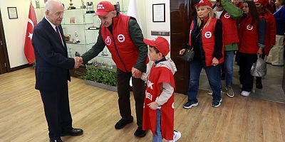 Ba?kan Ya?ar, i?ilerin bayram?n? kutlad?