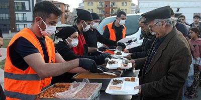 Başkan Yaşar, Yakacıklılar ile iftar yaptı