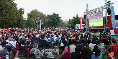 BÜYÜKŞEHİR ÇEYREK FİNAL YOLUNDA MİLLİLERİN YANINDA      DEV LED EKRANLARLA GAZİ ŞEHİRLİLER MİLLİ TAKIMA DESTEKLERİNİ SÜRDÜRÜYOR