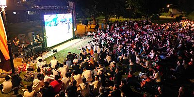 BÜYÜKŞEHİR’DEN MİLLİ TAKIMA YARI FİNAL İÇİN TAM DESTEK      - GAZİ ŞEHİRLİLER TÜRKİYE – HOLLANDA ÇEYREK FİNAL MAÇINI DEV EKRANLARDAN İZLEYECEK 