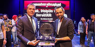 - BÜYÜKŞEHİR EĞİTİMCİ-YAZAR GRİ KOÇ’U GENÇLERLE BULUŞTURDU