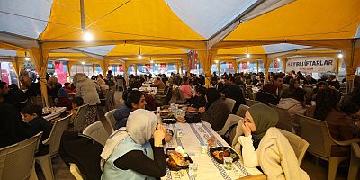 BÜYÜKŞEHİR’İN İFTAR ÇADIRLARI RAMAZAN’IN BİRLİK RUHUNU YAŞATIYOR