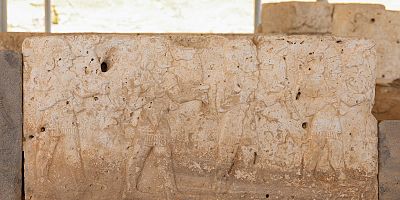 -BÜYÜKŞEHİR ORTAKLIĞINDAKİ KARKAMIŞ ARKEOPARKI'NDAKİ GEÇ HİTİT SARAY ALANI KORUYUCU ÇATISI AÇILDI