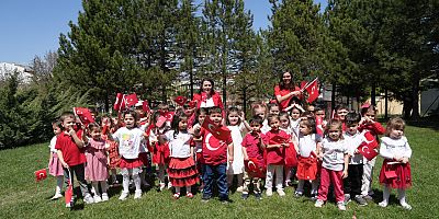 ESMEK OYUN EVLERİ’NDE 23 NİSAN COŞKUSU