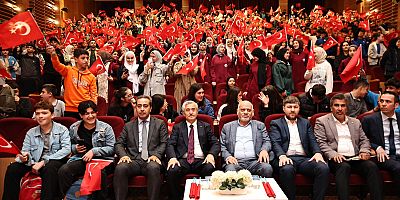 GAZİ TORUNLARI ÇANAKKALE’DE ECDADA DUA EDİYOR