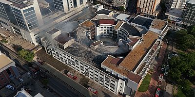 GAZİANTEP BÜYÜKŞEHİR İTFAİYESİ, İŞ MERKEZİNDE ÇIKAN YANGINI KONTROL ALTINA ALDI