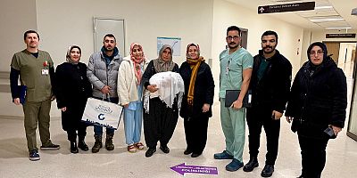 GAZİANTEP BÜYÜKŞEHİR, YENİ YILIN İLK BEBEĞİNİ GÜVENLE EVİNE ULAŞTIRDI