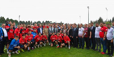 GAZİANTEP FK - PENDİKSPOR MAÇI DEMOKRASİ MEYDANINDA DEV EKRANDAN İZLENEBİLECEK