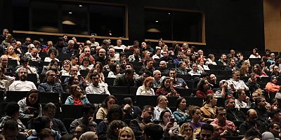 İBB ŞEHİR TİYATROSU “SAVAŞ VE BARIŞ” İSİMLİ OYUNU İLE 100.YIL CUMHURİYET KÜLTÜR MERKEZİND