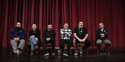 İzmir Şehir Tiyatroları sanatçıları genç tiyatroseverlerin sorularını cevapladı