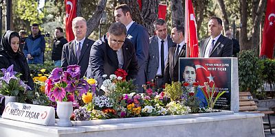 Kadifekale Şehitliği'nde duygulandıran tören