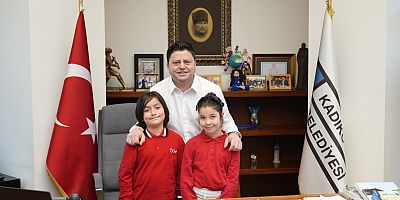 KADIKÖY BELEDİYESİ BAŞKANLIK KOLTUĞUNU ÇOCUKLARA EMANET ETTİ.