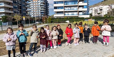 Karşıyaka’da anaokulu öğrencileri bostanda üretimi deneyimledi