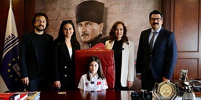 Karşıyaka’da yer gök bayram coşkusuyla renklendi!