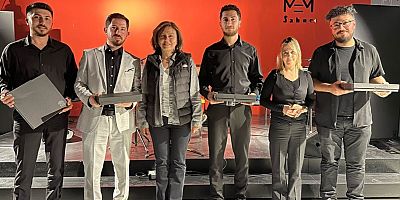 MEM SAHNEDE KARADEN?Z ES?NT?S?