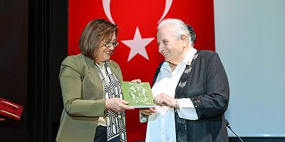 PANORAMA MÜZESİ’Nİ GEZEN KAZIM KARABEKİR PAŞA’NIN KIZI TİMSAL KARABEKİR DUYGU DOLU ANLAR YAŞADI