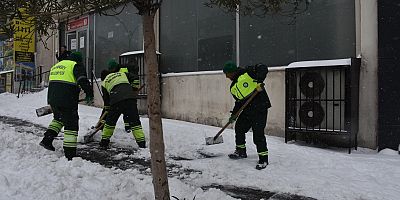 ŞAHİNBEY BELEDİYESİ EKİPLERİ KARLA MÜCADELEDE TEYAKKUZDA