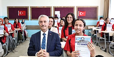 ŞAHİNBEY BELEDİYESİ’NDEN ÖĞRENCİLERE DENEME SETİ DESTEĞİ