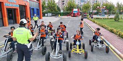 ŞAHİNBEY BELEDİYESİ ÖĞRENCİLERE TRAFİK BİLİNCİ AŞILIYOR