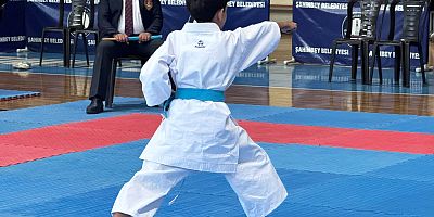 ŞAHİNBEY’DE 600 KARATECİ MADALYA İÇİN TATAMİYE ÇIKTI
