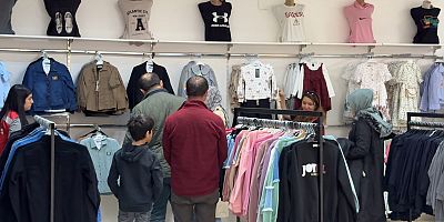 SİNCAN BELEDİYESİNDEN 885 ÇOCUĞA BAYRAMLIK HEDİYE EDİLDİ