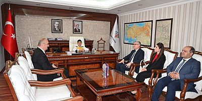 Valimiz, Temsili Olarak Makamını Öğrenciye Devretti