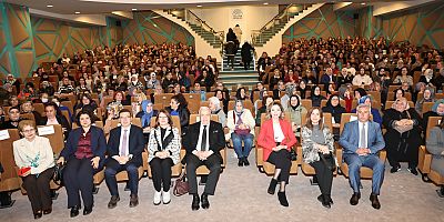 YAZAR MÜGE İPLİKÇİ NİLÜFERLİ KADINLARLA BULUŞTU