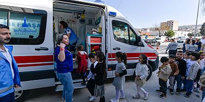 Yuvam?z ?zmirin ocuklar? hem kenti hem hayat? tan?yor